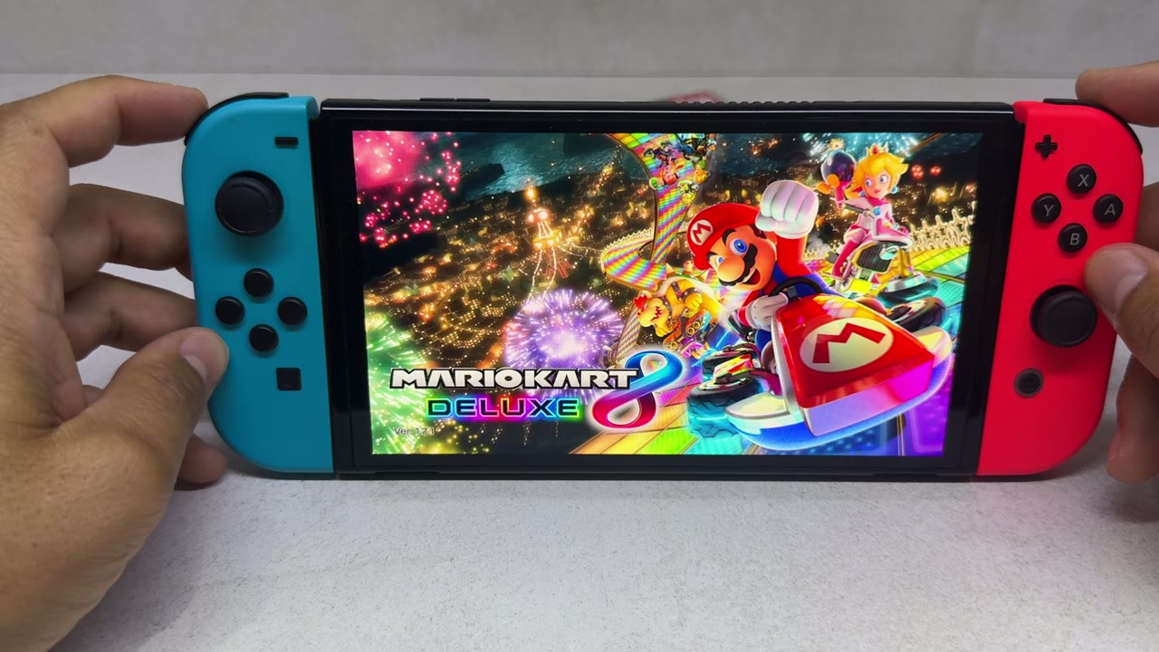 Pokrenuta polovna Nintendo Switch igra tokom provere pre prodaje