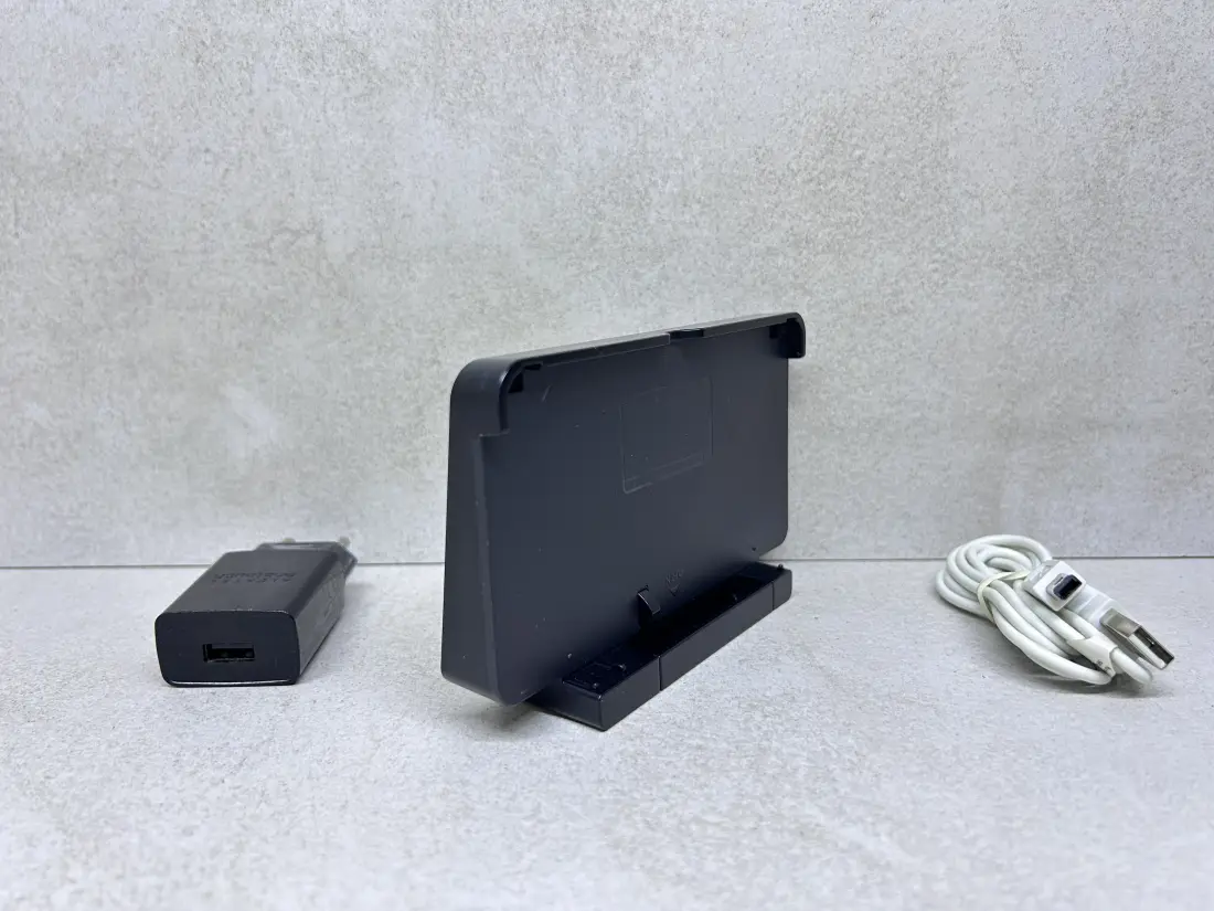 Nintendo 3DS > Punjac / Stand Dock / ORIGINAL