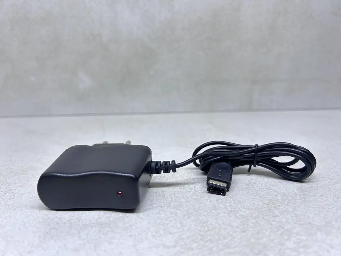 Nintendo DS i Game Boy Advance SP > AC Punjac