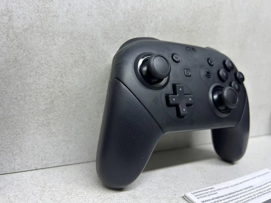 Nintendo SWITCH > Džojstik / Pro Controler Gamepad / +Kutija