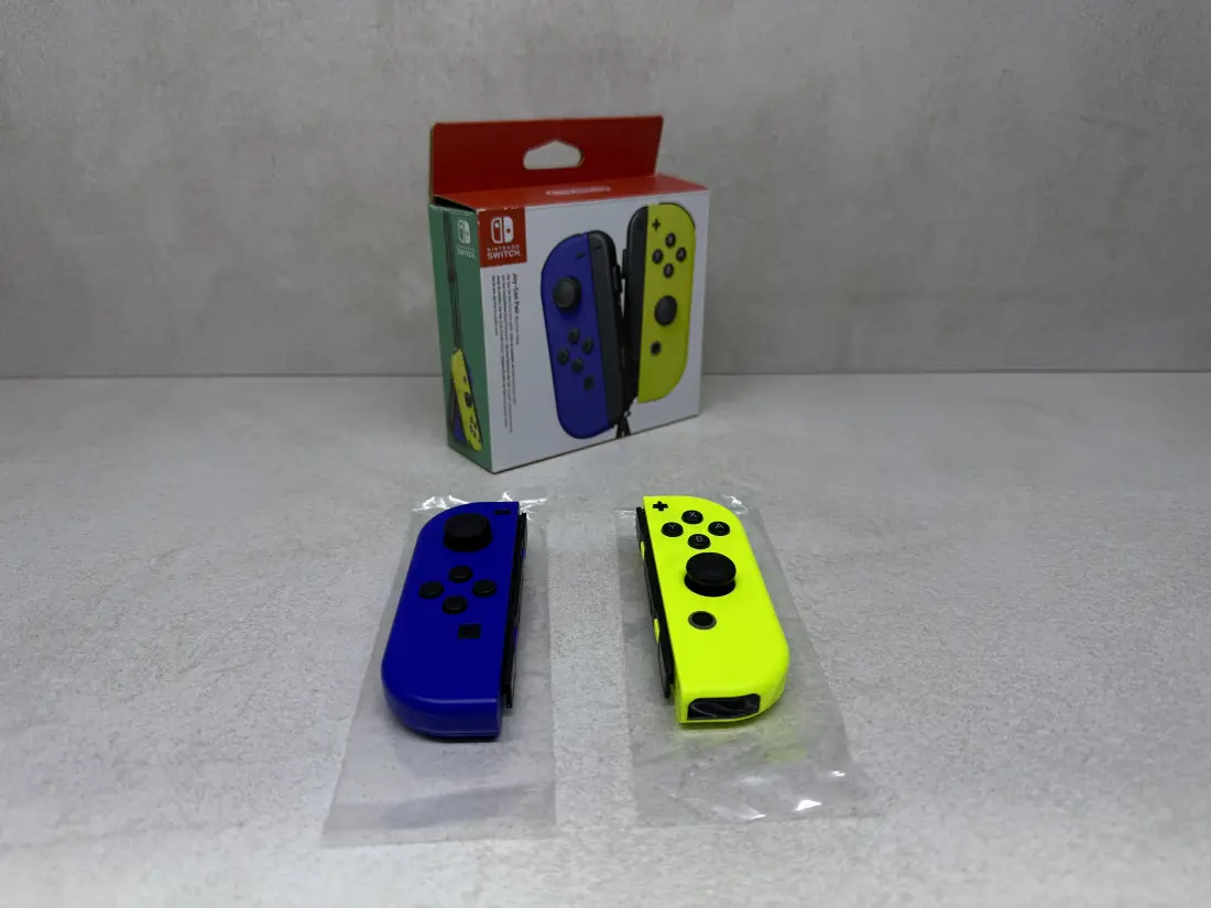 Nintendo Switch > Kontroleri / Joy-Con (Blue and Yellow)
