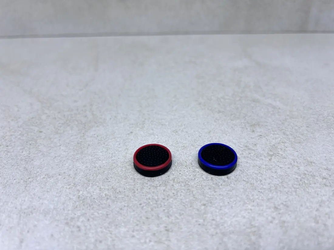 Nintendo Switch > 2x Grip B&R / Zaštita za analog
