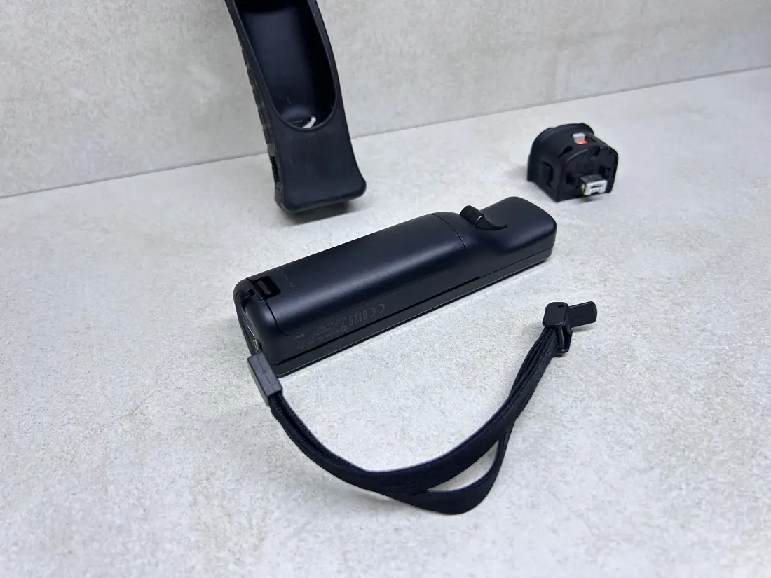 Nintendo Wii > Wii Remote + MotionPlus / + Silicon / BLACK
