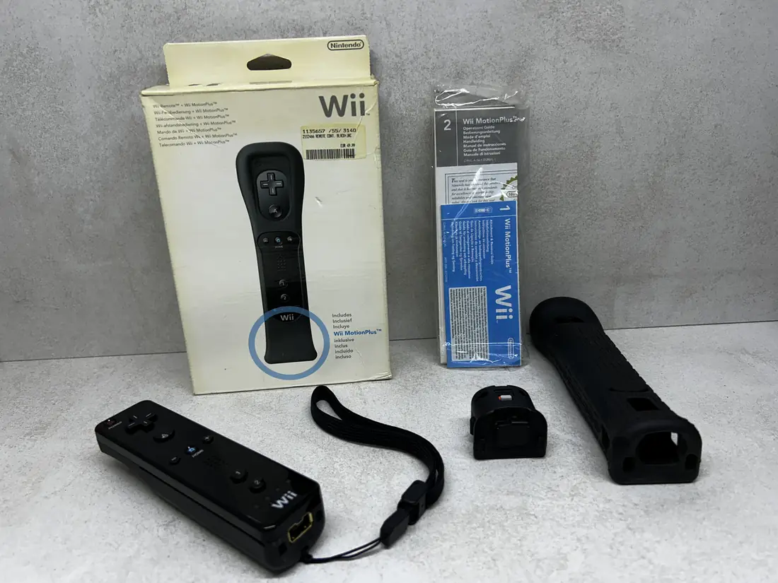 Nintendo Wii > Wii Remote + MotionPlus / + Silicon /+ KUTIJA