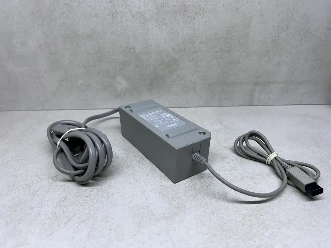 Nintendo Wii > Adapter / RVL-002 (EUR) 12V 3.7A / ORIGINAL