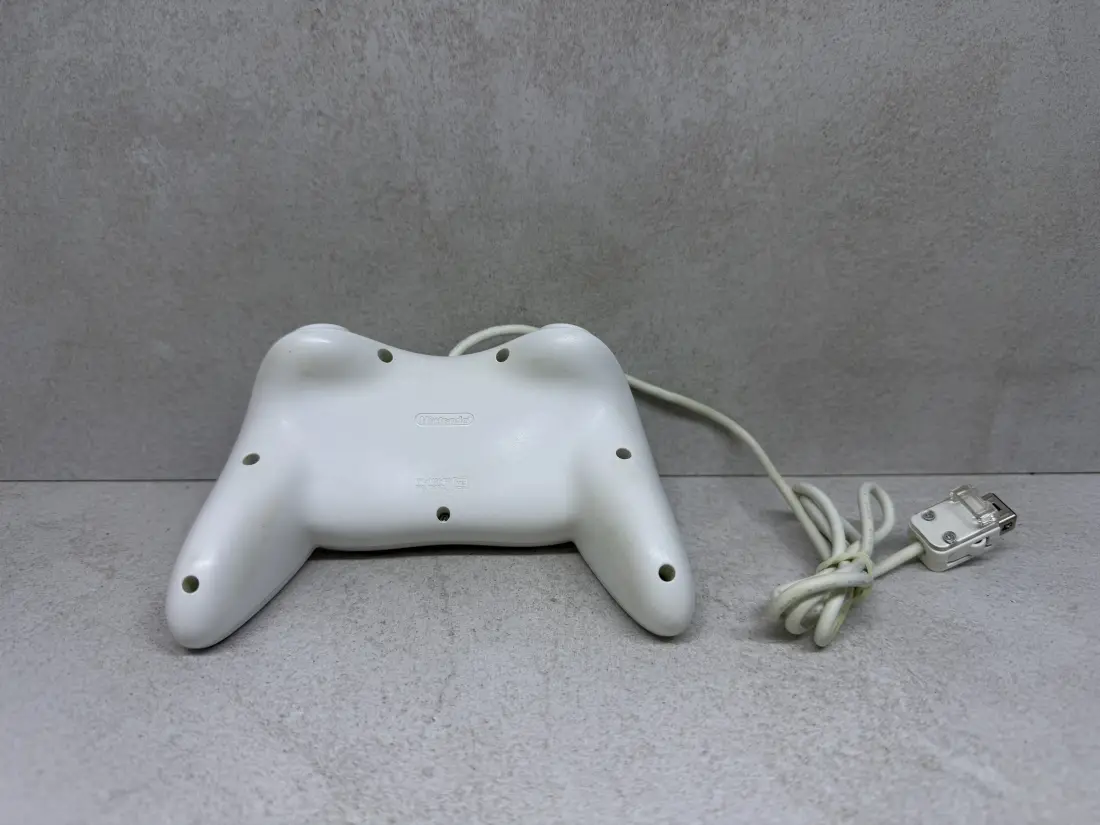 Nintendo Wii > Džojstik / Classic Controller Pro / ORIGINAL