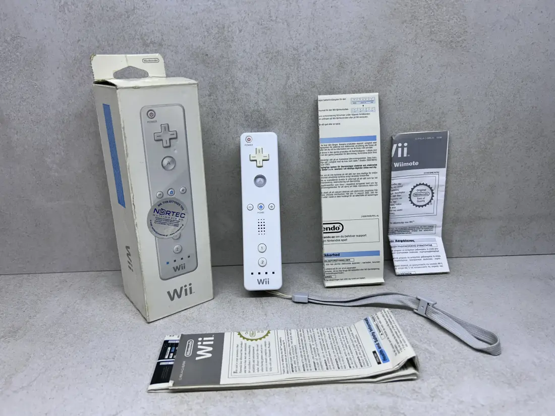 Nintendo Wii > Wii Remote / WHITE / ORIGINAL / + Kutija