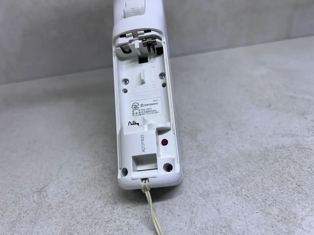 Nintendo Wii > Wii Remote / WHITE / ORIGINAL / + Kutija