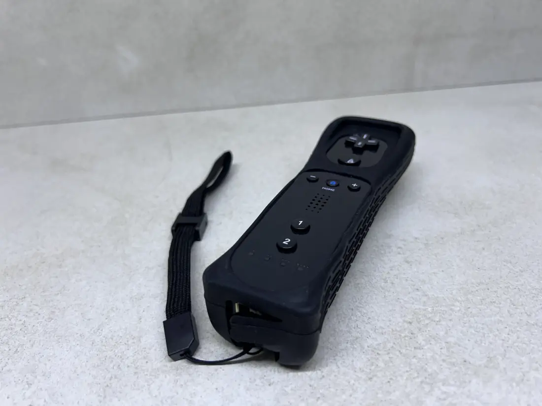 Nintendo Wii > Remote Motion / + Silicon / BLACK