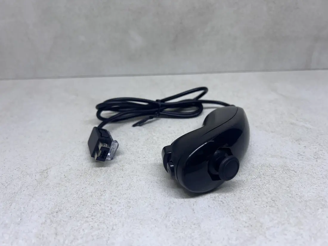 Nintendo Wii i Wii U > Nunchuk Controller / BLACK