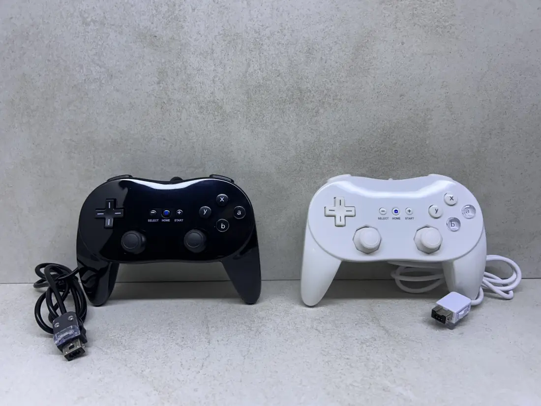 Nintendo Wii > Classic Controller Pro / Wired / 2 boje