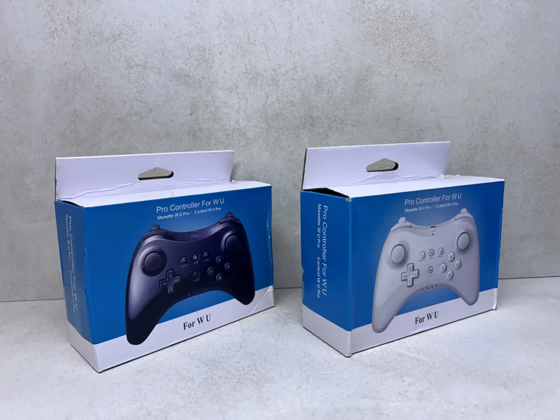 Nintendo Wii U > Pro Kontroler / Wireless / 2 boje