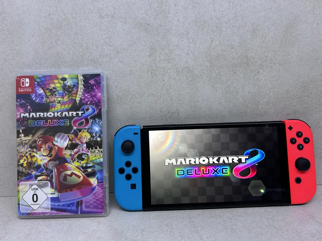 Mario Kart 8 Deluxe - Nintendo Switch igra