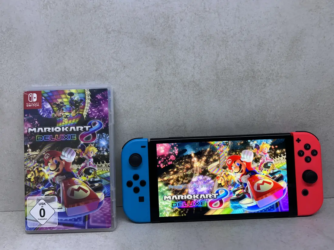 Mario Kart 8 Deluxe - Nintendo Switch igra