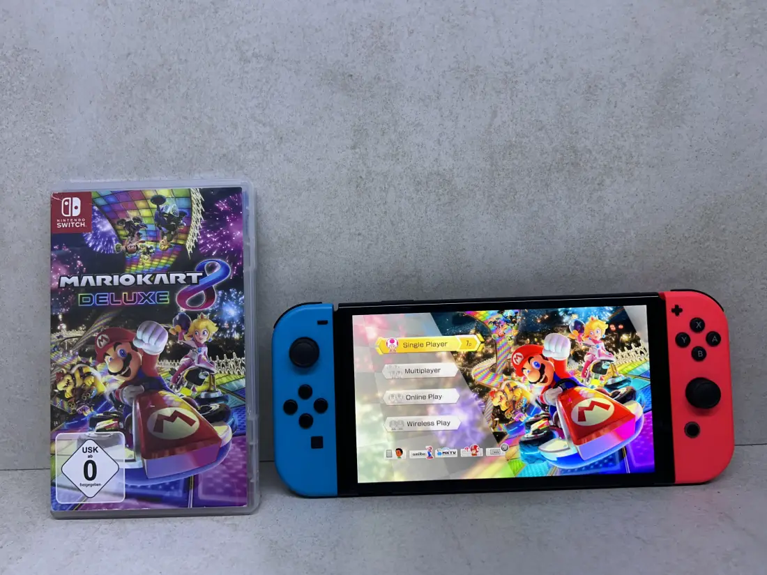 Mario Kart 8 Deluxe - Nintendo Switch igra