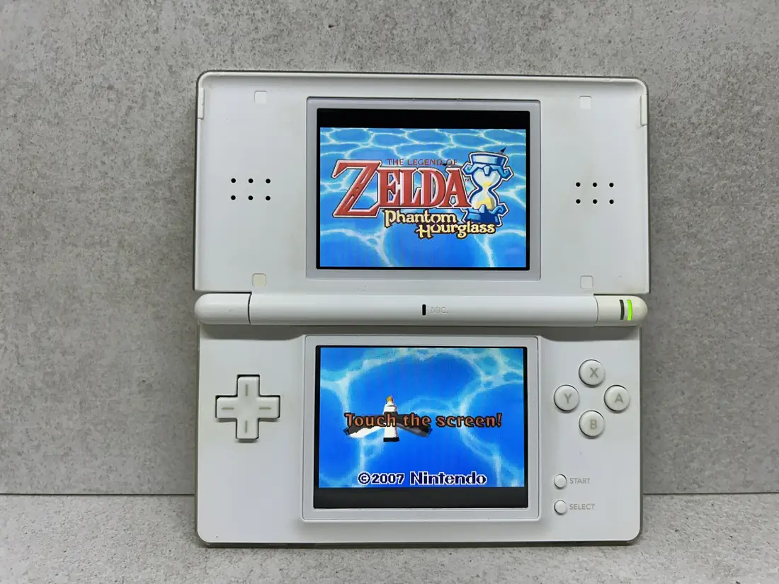 Nintendo DS Lite > 64gb / 723 igre / WHITE