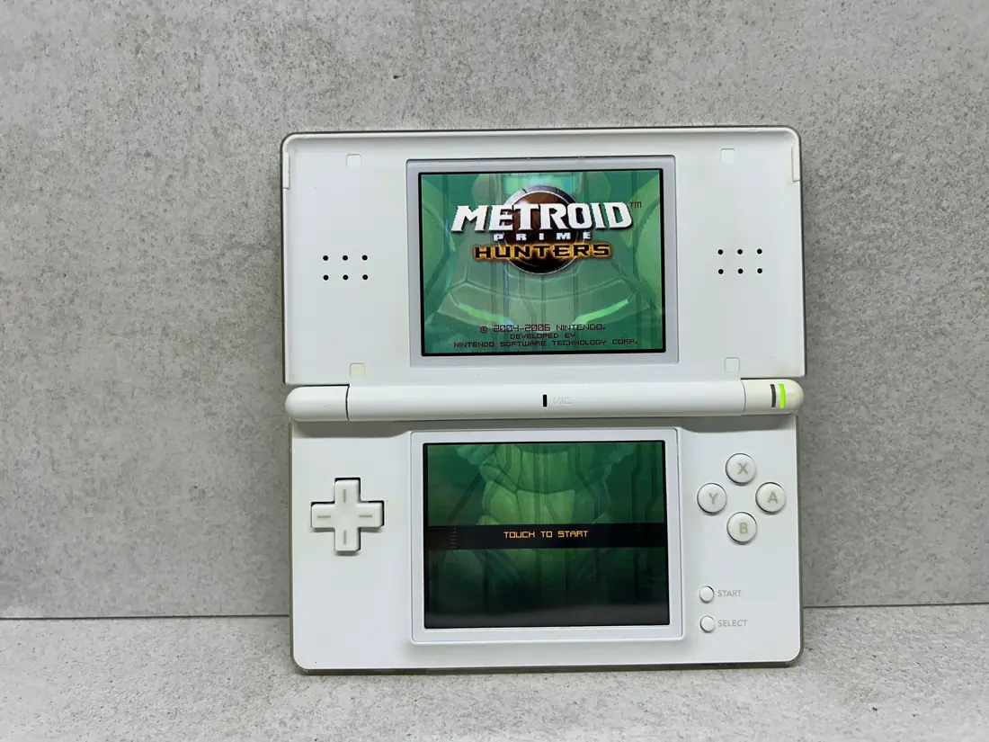 Nintendo DS Lite > 64gb / 723 igre / WHITE
