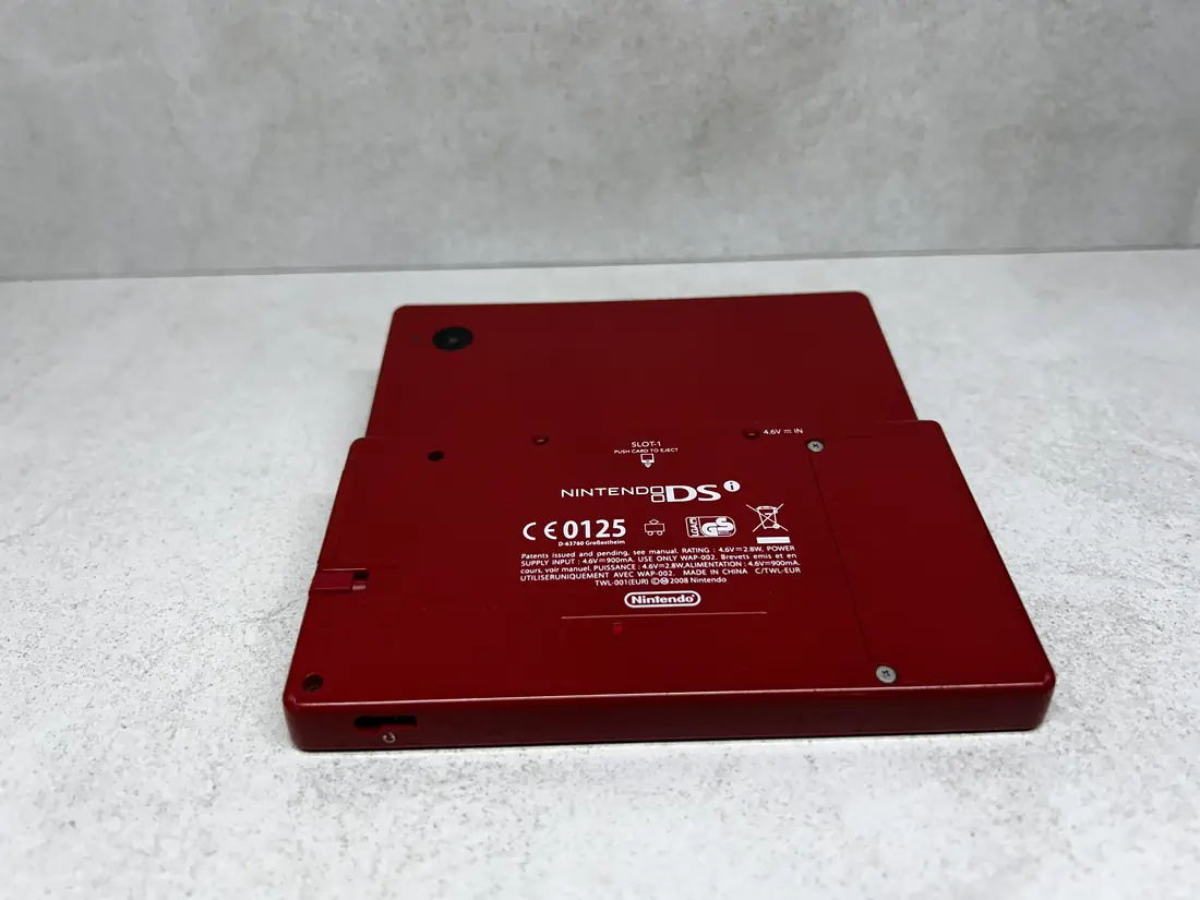 Nintendo DSi > 64gb / 723 igre / RED