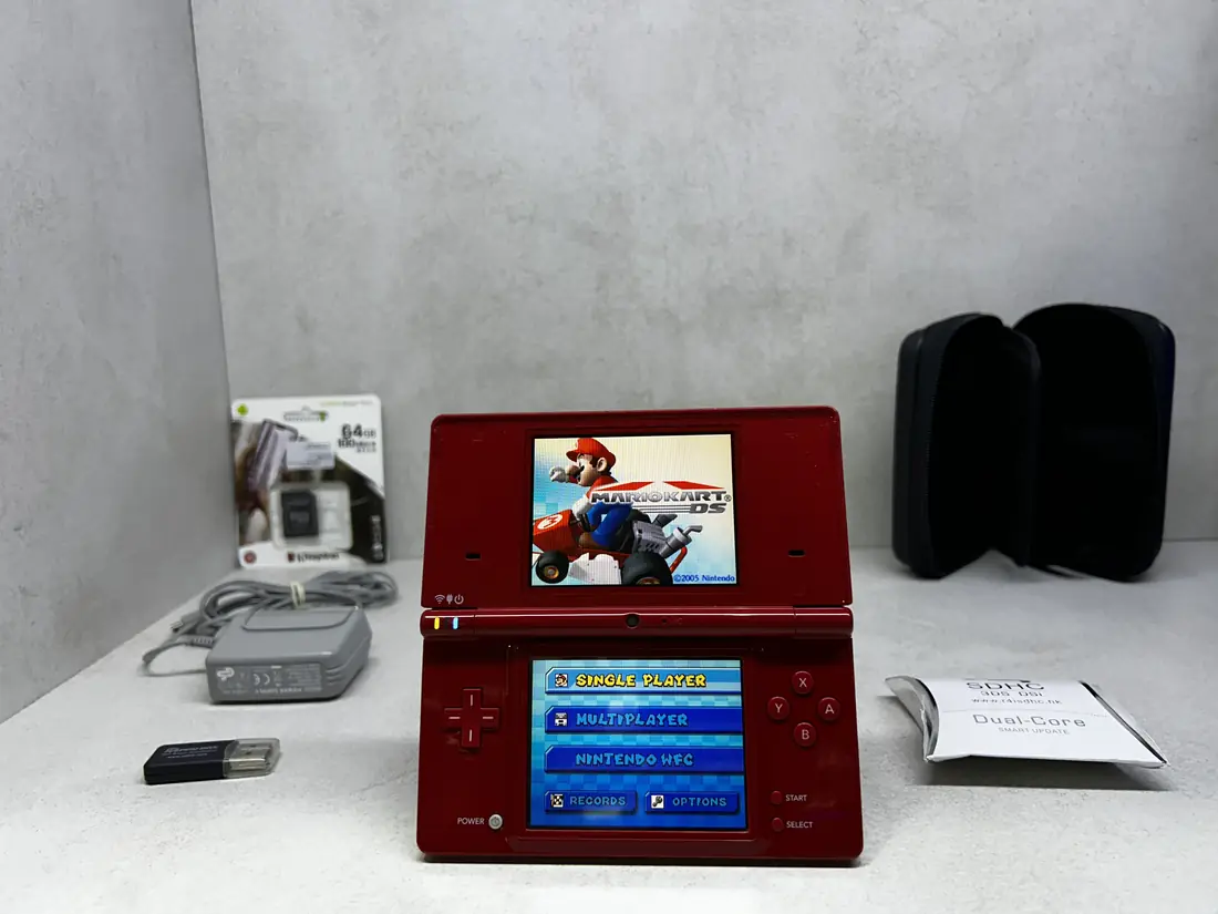 Nintendo DSi > 64gb / 723 igre / RED