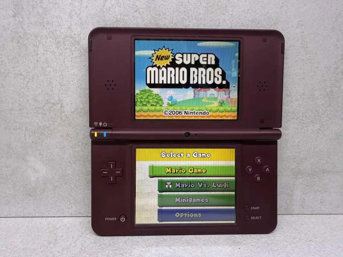 Nintnedo DSi XL > 64gb / 723 igre / RED