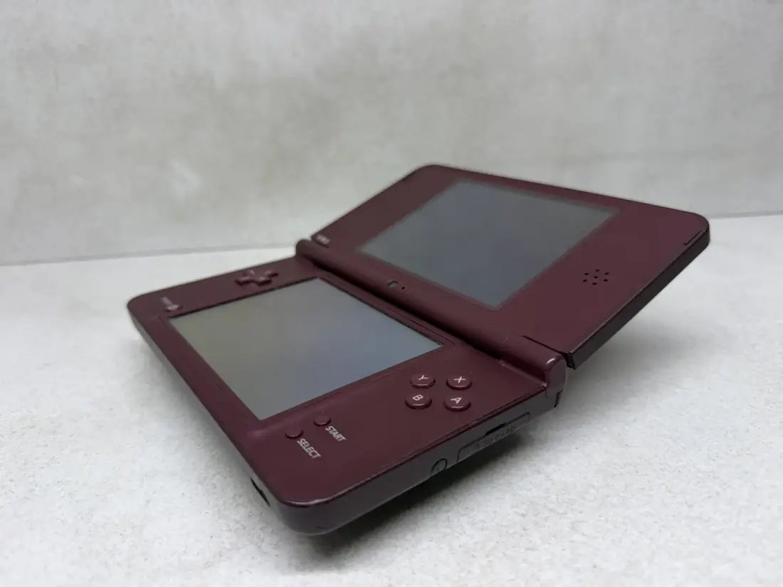 Nintnedo DSi XL > 64gb / 723 igre / RED