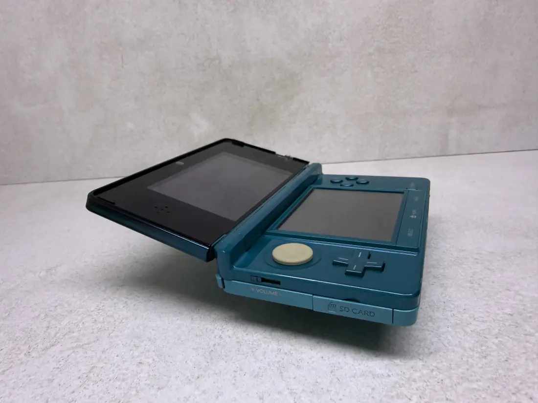 Nintendo 3DS > 128gb / 1361 igra / + Emulatori