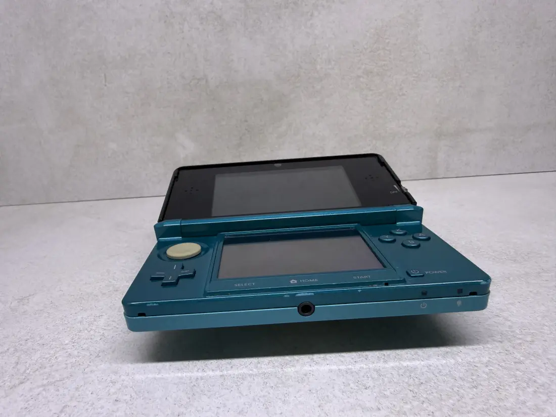 Nintendo 3DS > 128gb / 1361 igra / + Emulatori