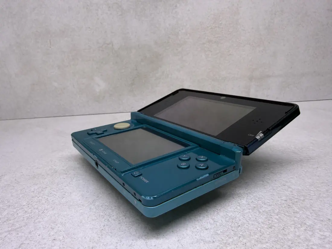 Nintendo 3DS > 128gb / 1361 igra / + Emulatori