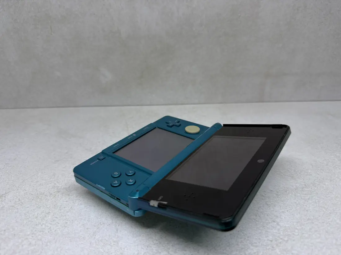 Nintendo 3DS > 128gb / 1361 igra / + Emulatori