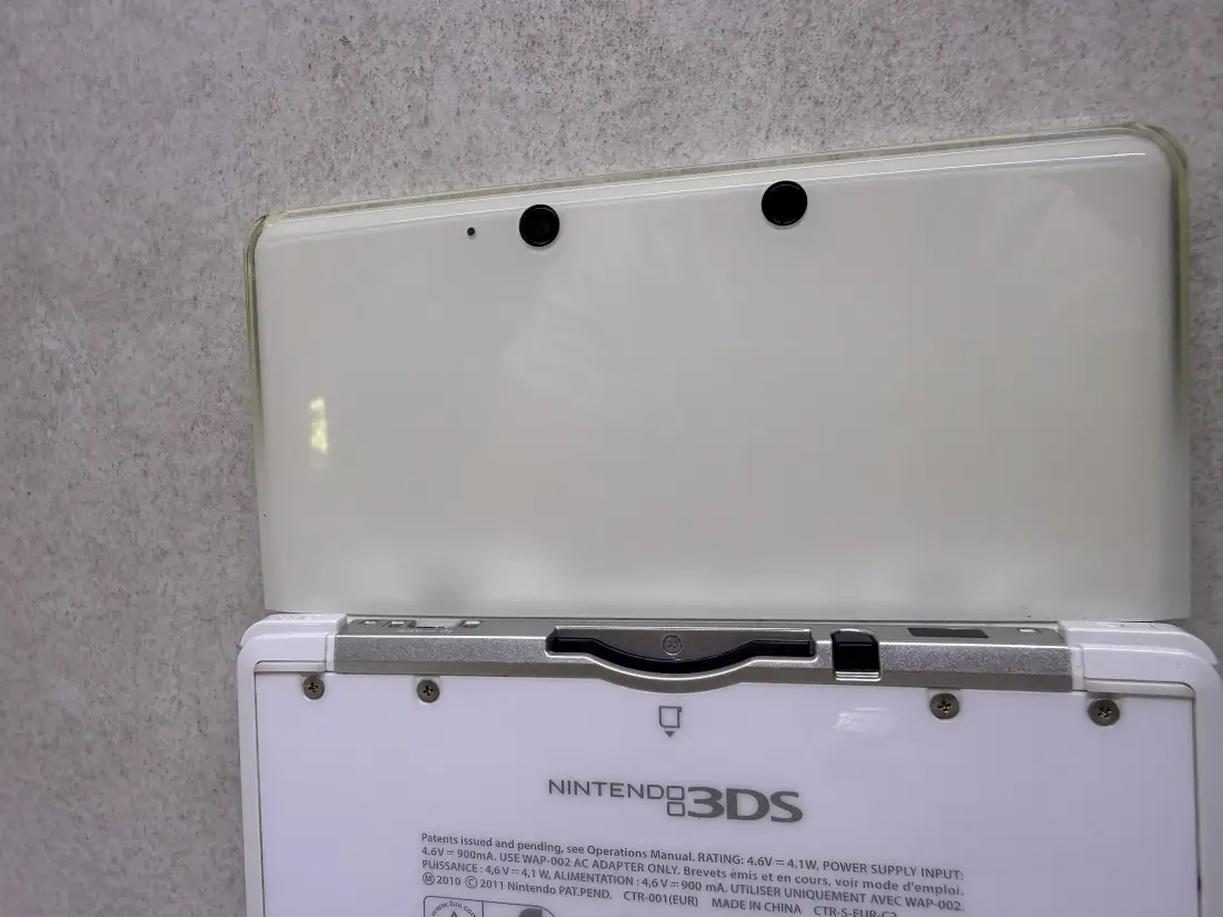 Nintendo 3DS > 128gb / 1361 igra / + Emulatori / WHITE