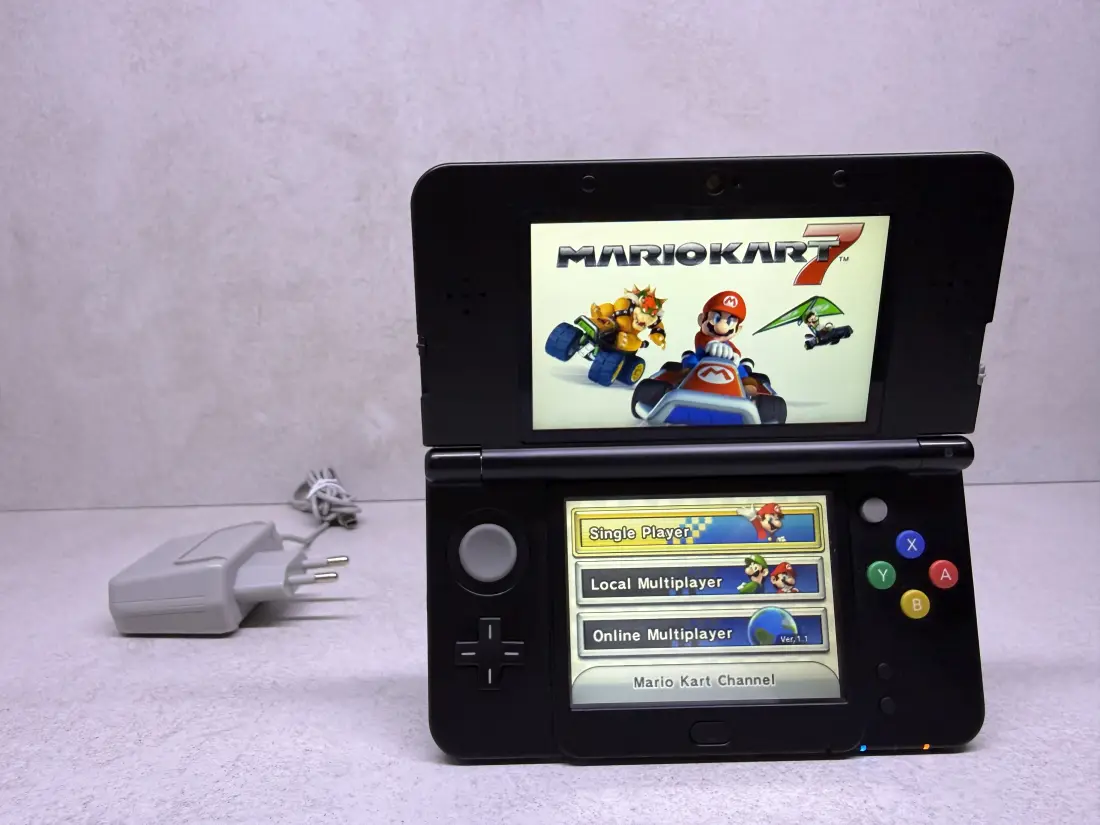 Nintendo New 3DS > 128gb / 1361 igra / + Emulatori / POKEMON RUBY FACEPLATE