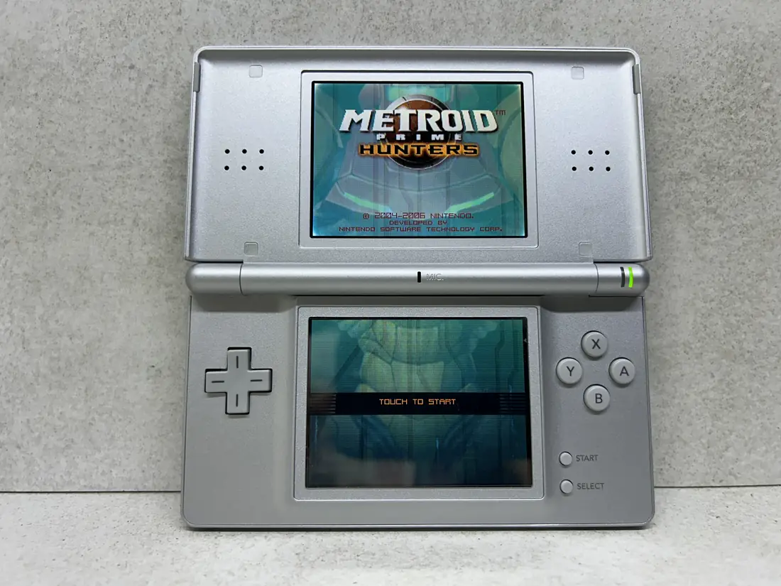 Nintendo DS Lite > 64gb / 723 igre / GREY