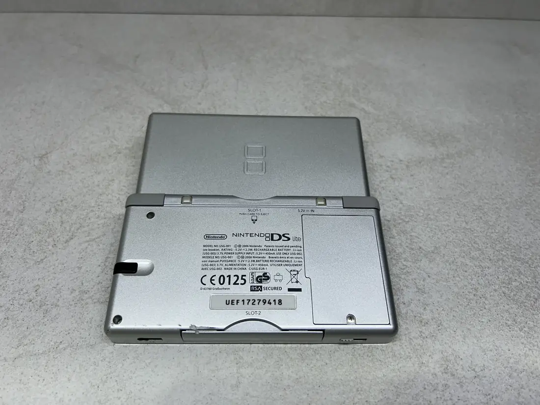 Nintendo DS Lite > 64gb / 723 igre / GREY