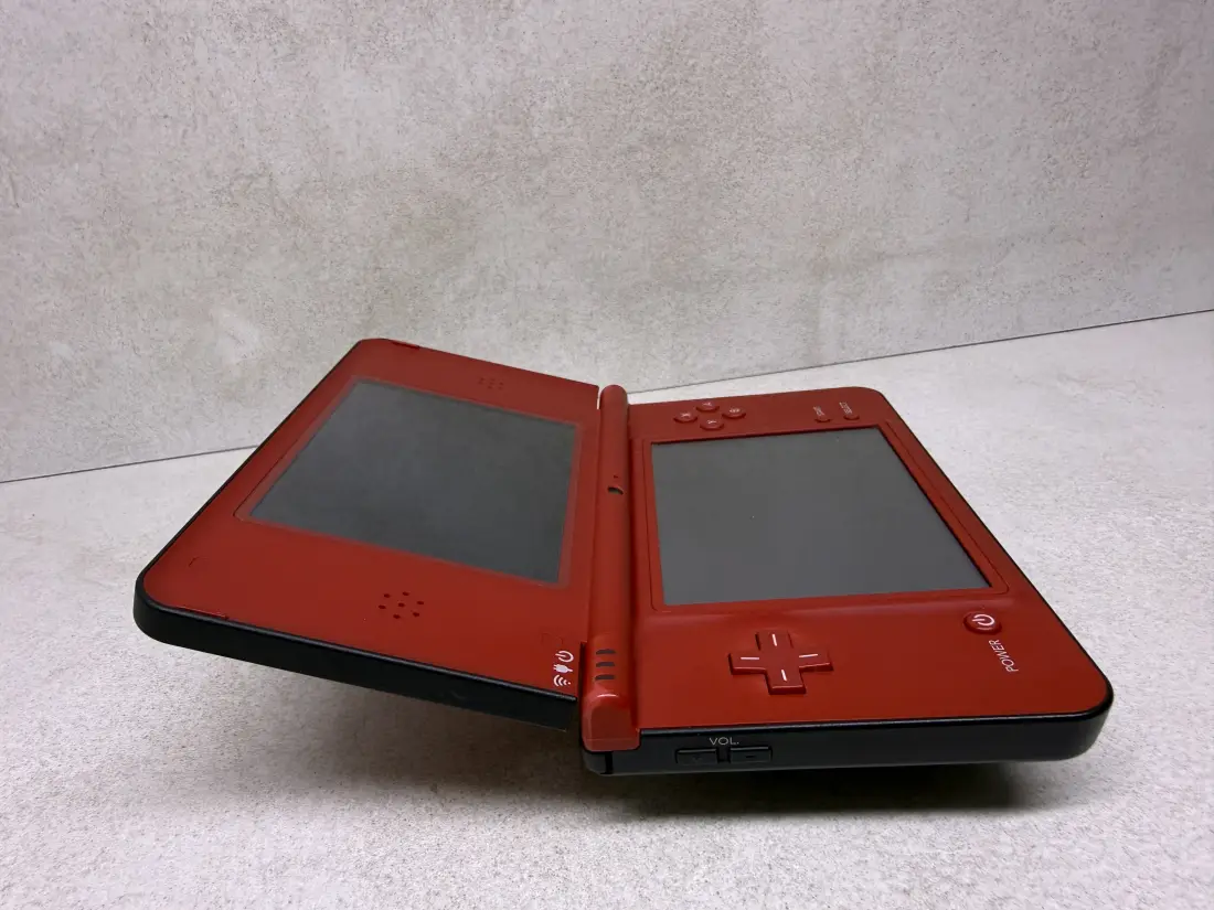 Nintendo DSi XL > 64gb / 723 igre / MARIO