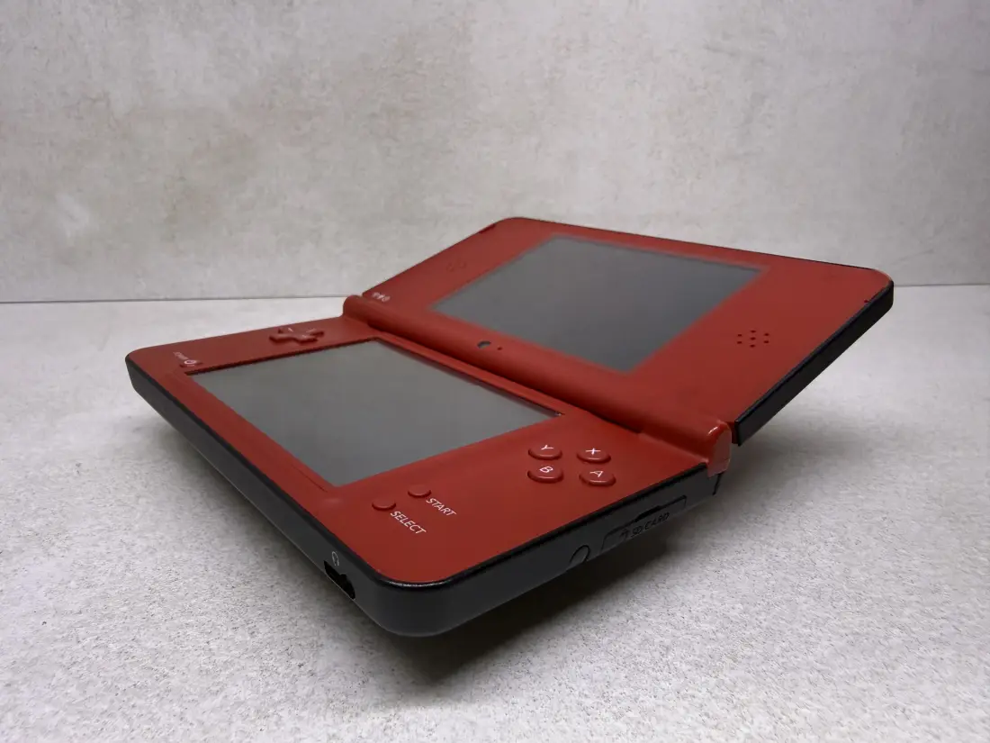 Nintendo DSi XL > 64gb / 723 igre / MARIO