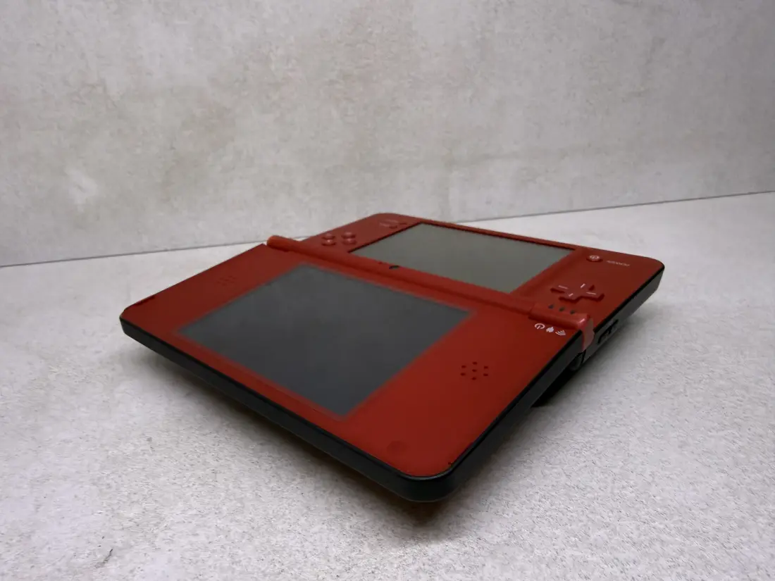 Nintendo DSi XL > 64gb / 723 igre / MARIO