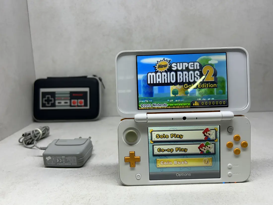 Nintendo New 2DS XL > 128gb / 1361 igra / + Emulatori / WHITE