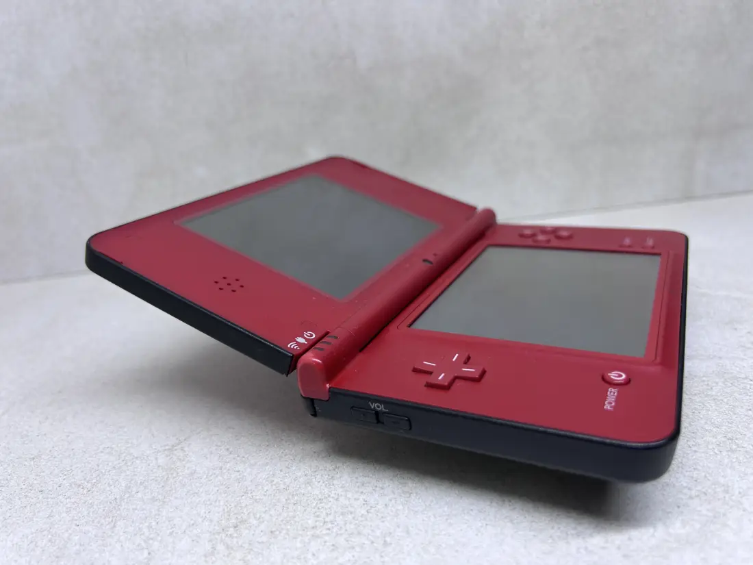 Nintendo DSi XL > 64gb / 723 igre / MARIO (BR.2)