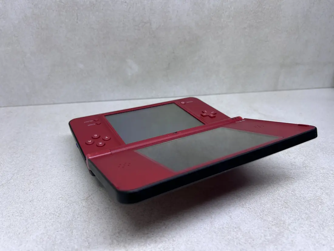 Nintendo DSi XL > 64gb / 723 igre / MARIO (BR.2)