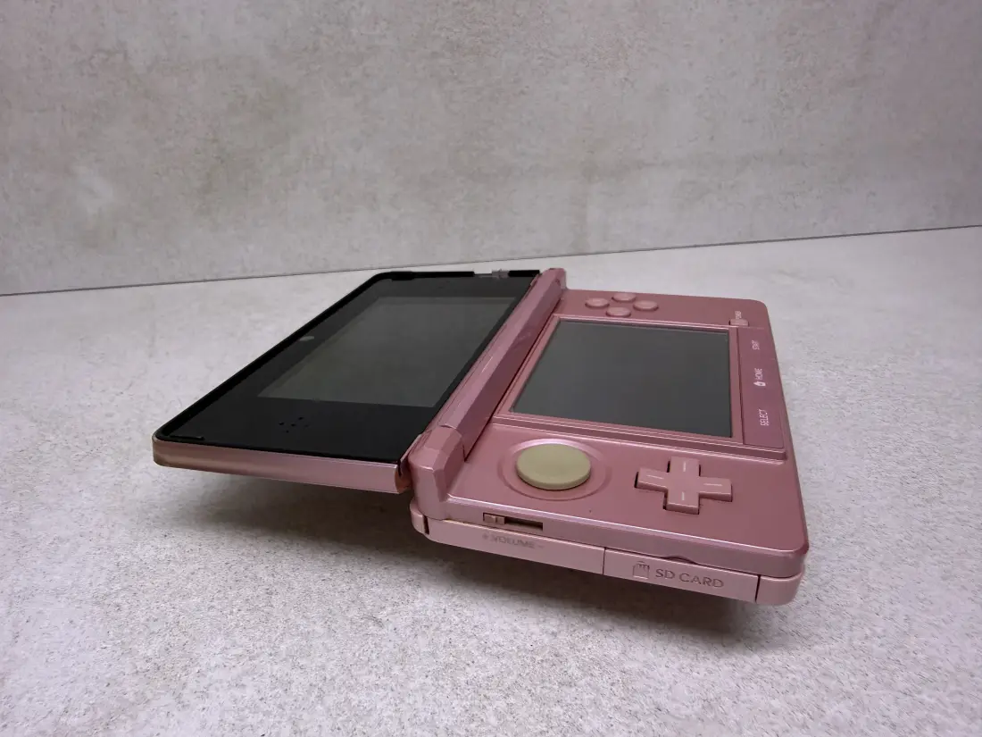 Nintendo 3DS > 128gb / 1361 igra / + Emulatori / PINK