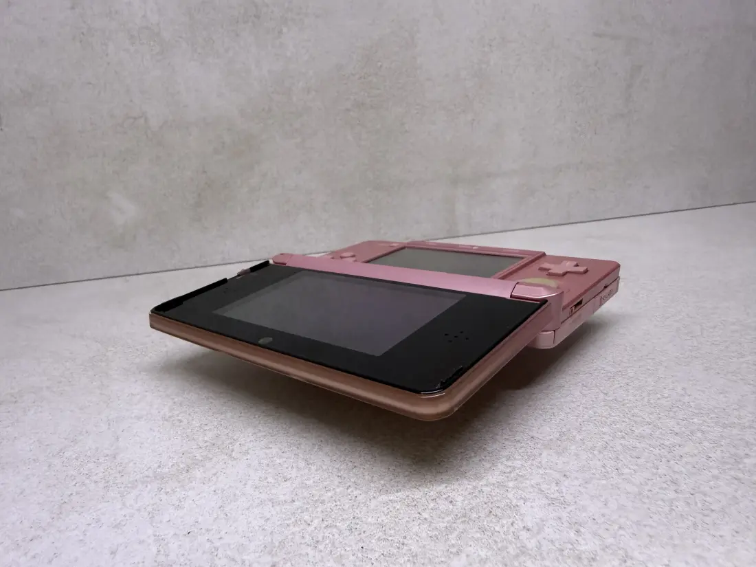 Nintendo 3DS > 128gb / 1361 igra / + Emulatori / PINK