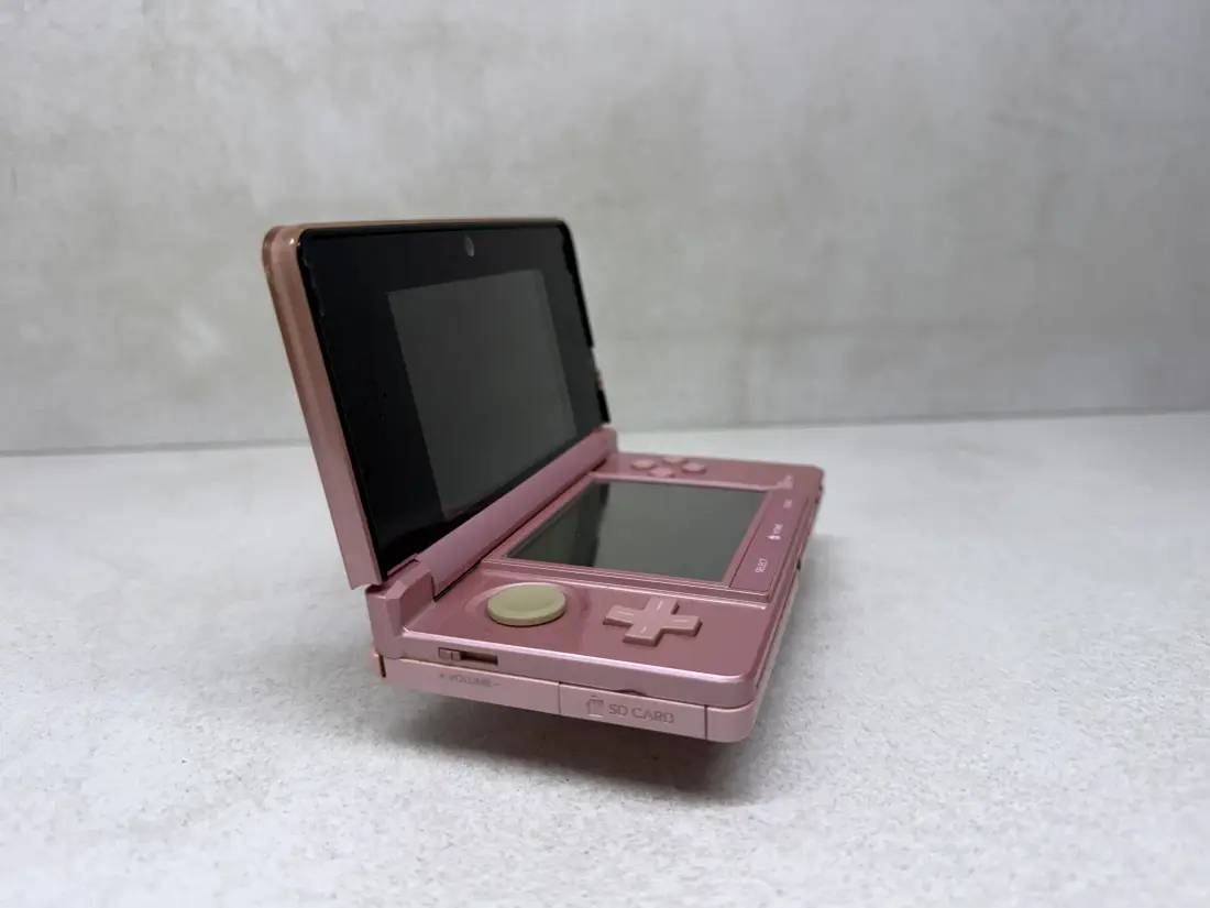 Nintendo 3DS > 128gb / 1361 igra / + Emulatori / PINK
