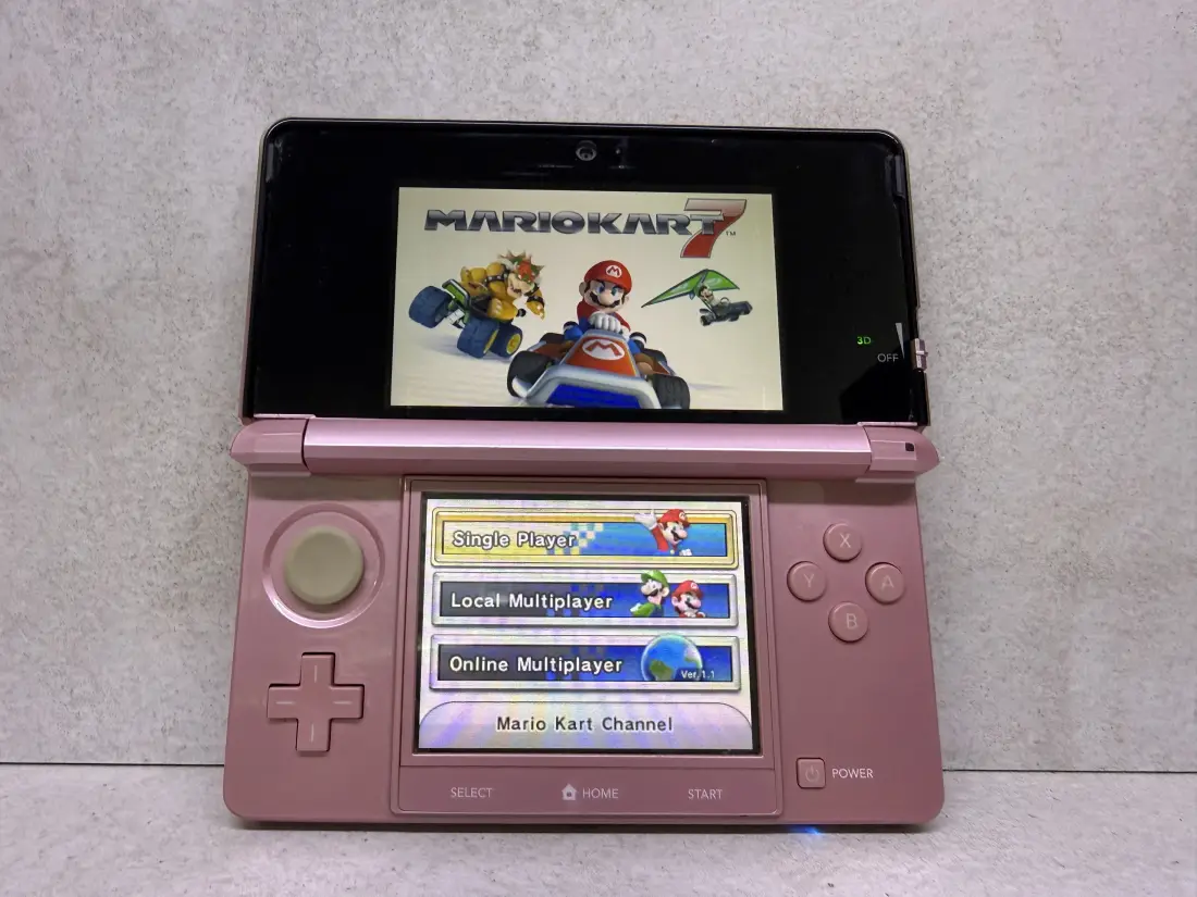 Nintendo 3DS > 128gb / 1361 igra / + Emulatori / PINK