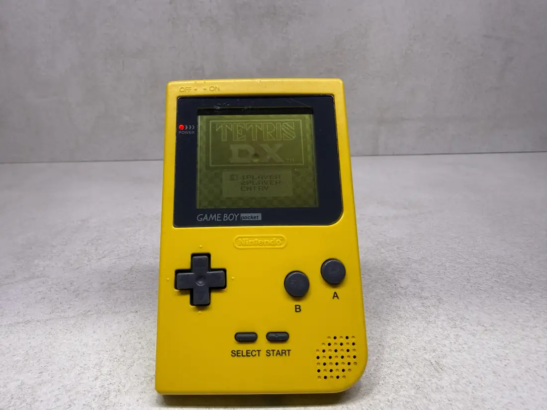 Nintendo Game Boy POCKET > GBP 1996 / YELLOW