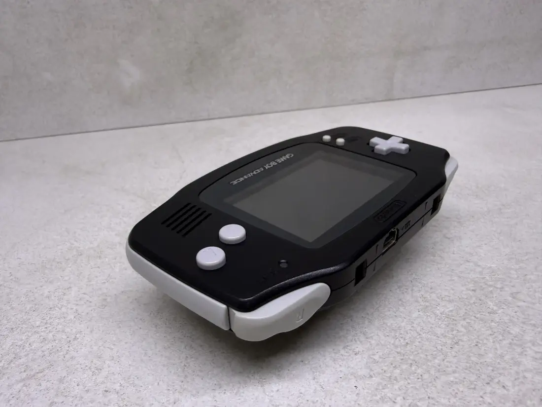 Nintendo Game Boy ADVANCE > GBA 2001 / BLACK