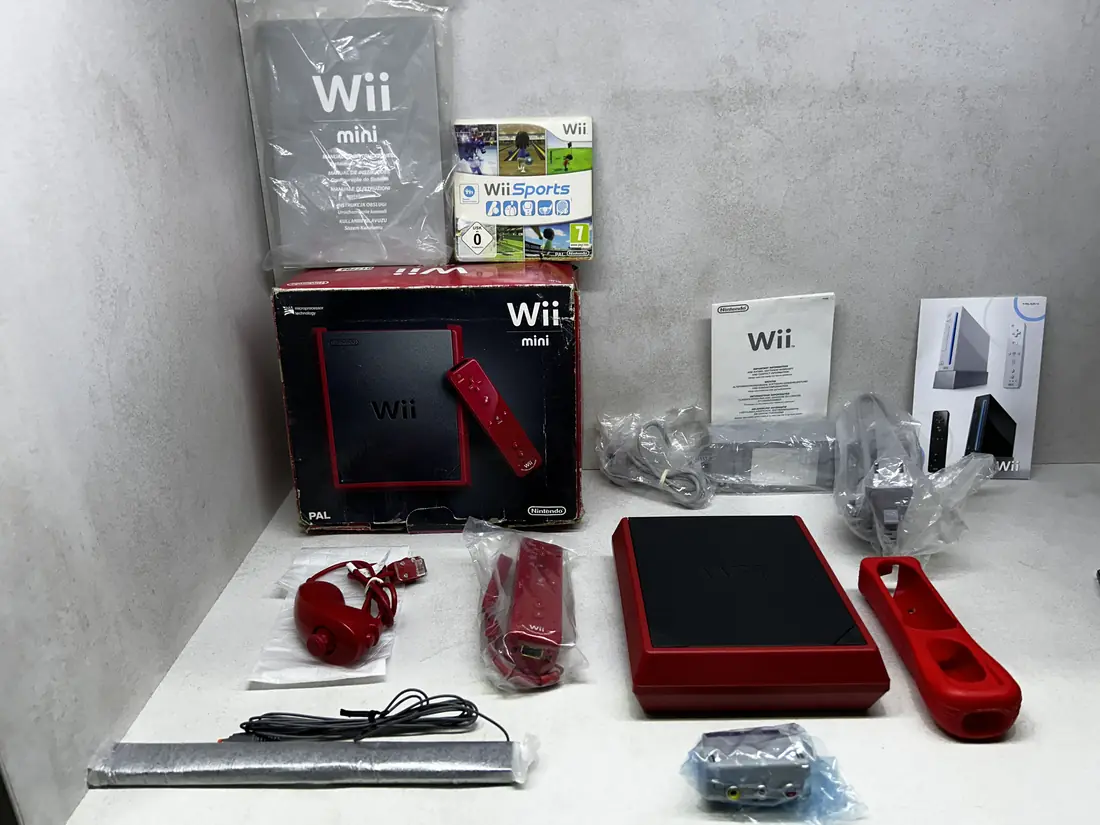 Nintendo Wii Mini > + Wii Sports / + Kutija