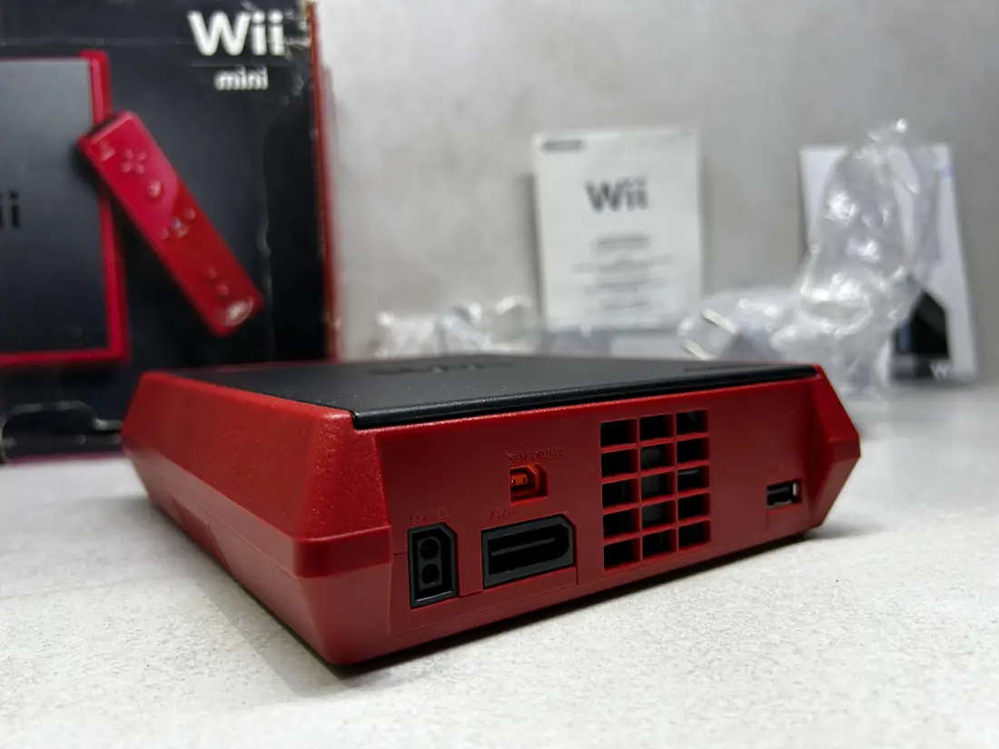 Nintendo Wii Mini > + Wii Sports / + Kutija