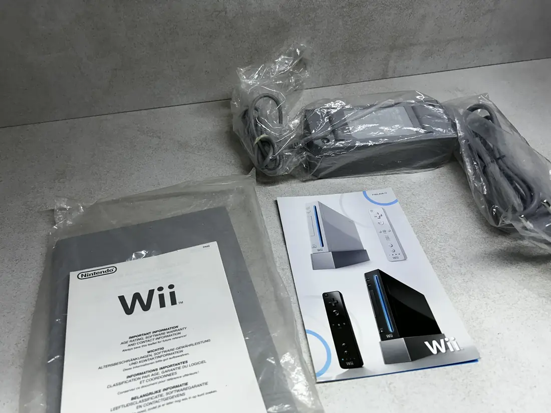 Nintendo Wii Mini > + Wii Sports / + Kutija