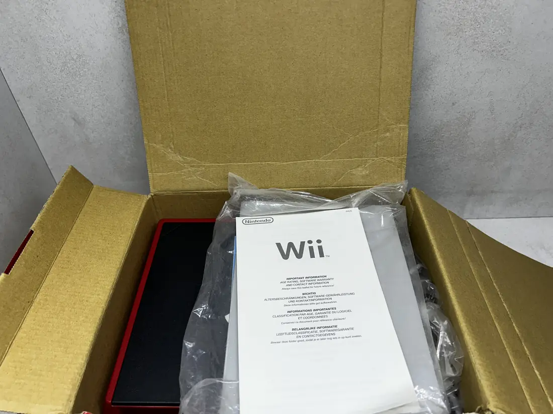Nintendo Wii Mini > + Wii Sports / + Kutija