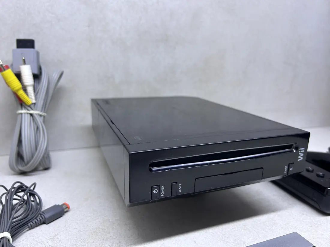 Nintendo Wii > 64gb / 368 igara / + Emulatori / BLACK